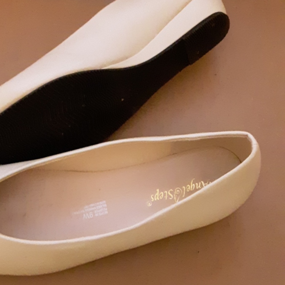 shoes - Picture 3 of 3